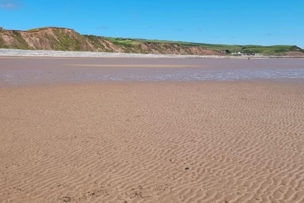 Peaceful Countryside Retreat Near Beach/Lakes Distington エクステリア 写真